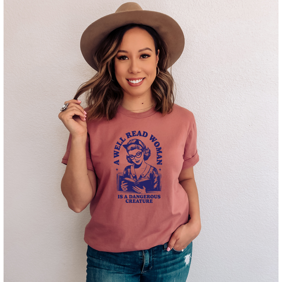 A well read woman | Adult T-Shirt