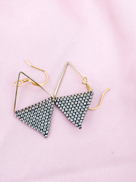 Triangle Dangles metallic grey