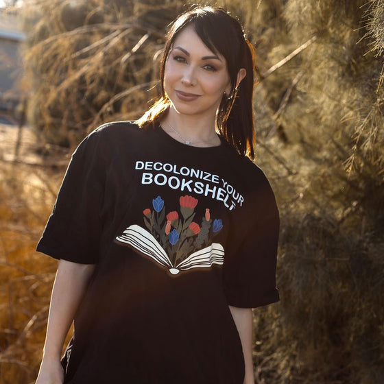 Decolonize Your Bookshelf © | Adult T-Shirt